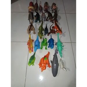 A Lot Of Dinosaurs Comes With 24 Different Dinosaurs